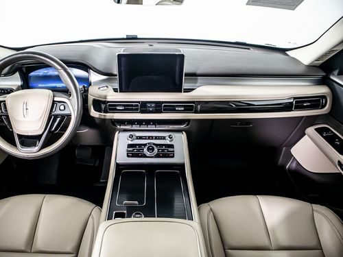 2021 Lincoln Aviator Standard Lower Image 3