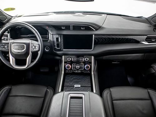 2023 GMC Yukon Denali Lower Image 3