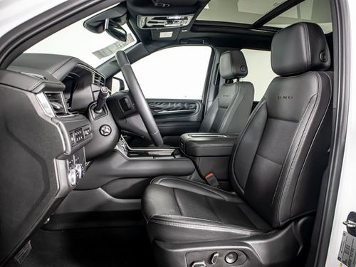 2023 GMC Yukon Denali Lower Image 2