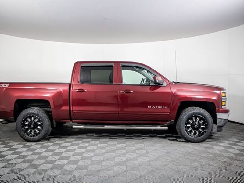 2015 Chevrolet Silverado 1500 LT Crew Cab Upper Image 2