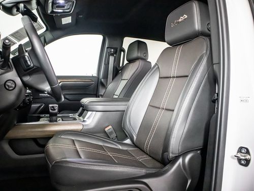 2023 Chevrolet Silverado 1500 High Country Crew Cab Lower Image 2