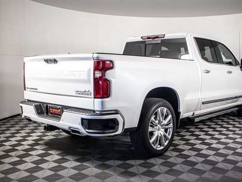 2023 Chevrolet Silverado 1500 High Country Crew Cab Lower Image 1