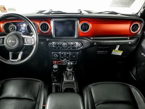 2018 Jeep Wrangler Unlimited Rubicon Lower Image 3