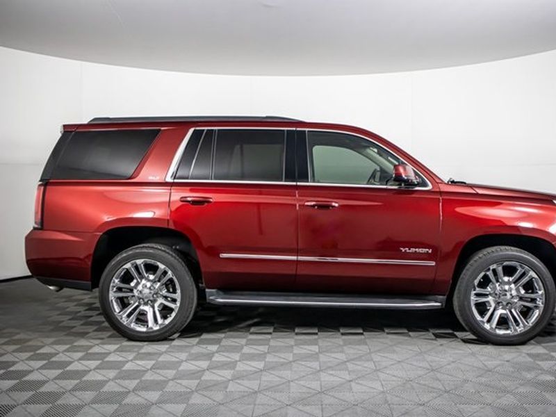2020 GMC Yukon SLT Upper Image 2