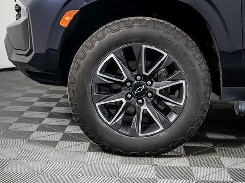 2021 Chevrolet Suburban Z71 Lower Image 3