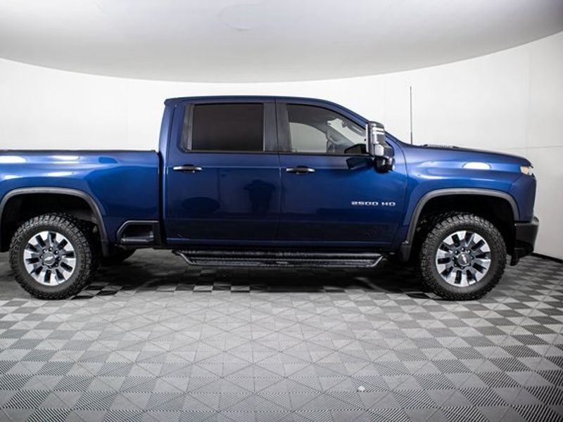 2022 Chevrolet Silverado 2500HD Custom Crew Cab Upper Image 2