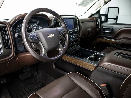2016 Chevrolet Silverado 2500HD High Country Crew Cab Lower Image 3