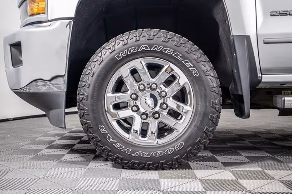 2018 Chevrolet Silverado 2500HD LTZ Crew Cab Image 11