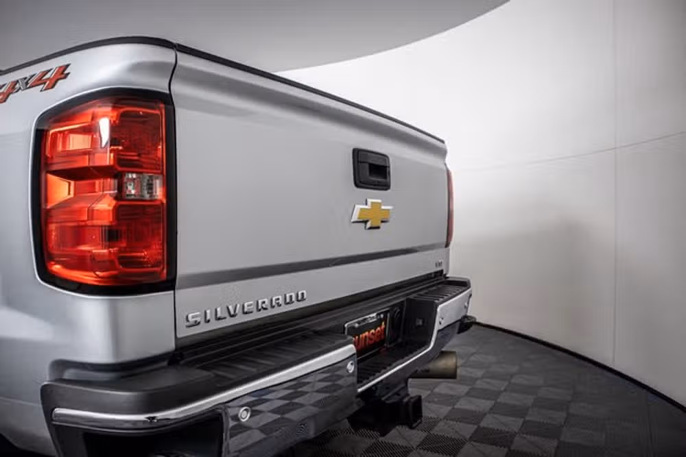 2018 Chevrolet Silverado 2500HD LTZ Crew Cab Image 17