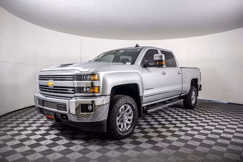 2018 Chevrolet Silverado 2500HD LTZ Crew Cab Image 9