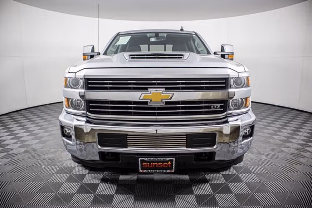 2018 Chevrolet Silverado 2500HD LTZ Crew Cab Image 10