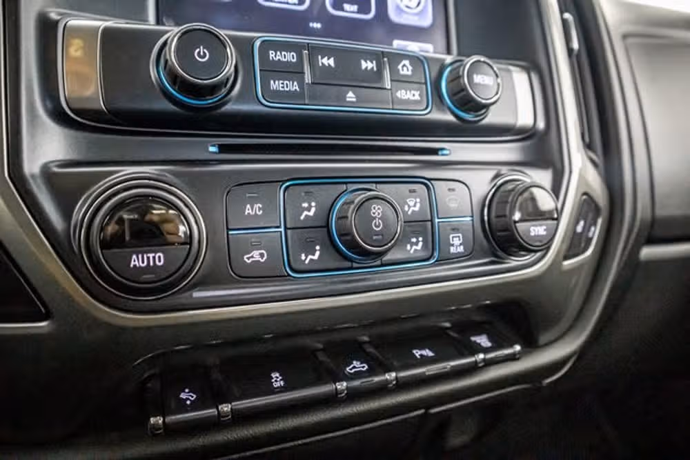 2018 Chevrolet Silverado 2500HD LTZ Crew Cab Image 32