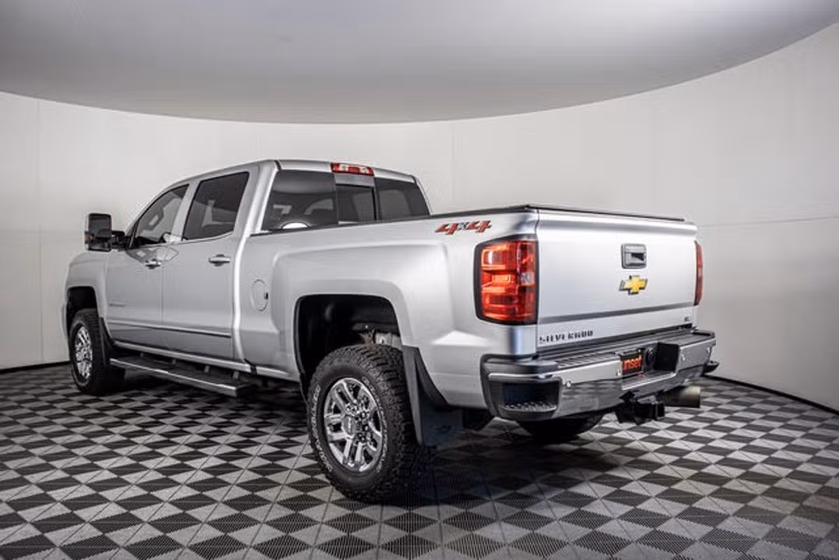 2018 Chevrolet Silverado 2500HD LTZ Crew Cab Image 8