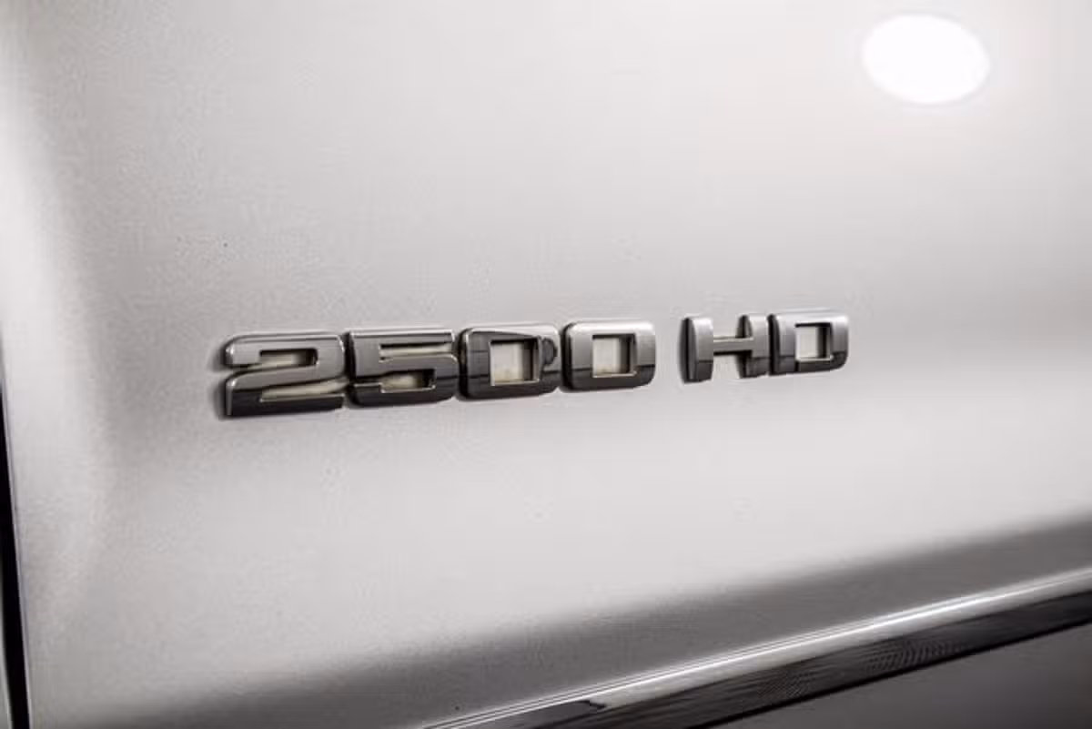 2018 Chevrolet Silverado 2500HD LTZ Crew Cab Image 13