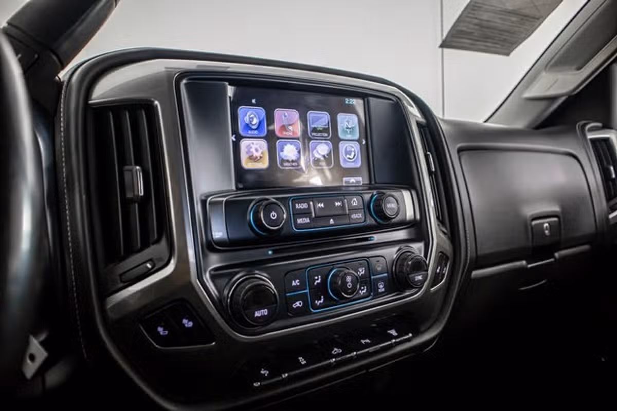 2018 Chevrolet Silverado 2500HD LTZ Crew Cab Image 30