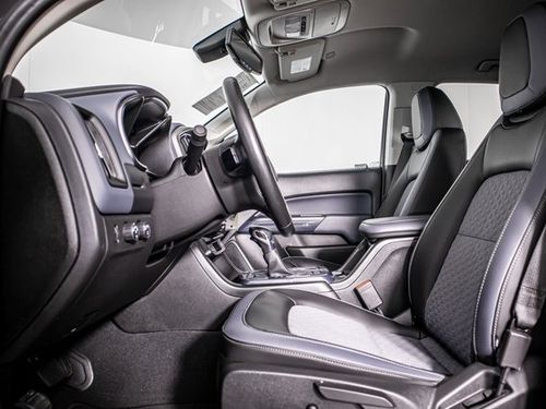 2022 Chevrolet Colorado Z71 Crew Cab Lower Image 2