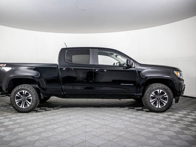 2022 Chevrolet Colorado Z71 Crew Cab Upper Image 2