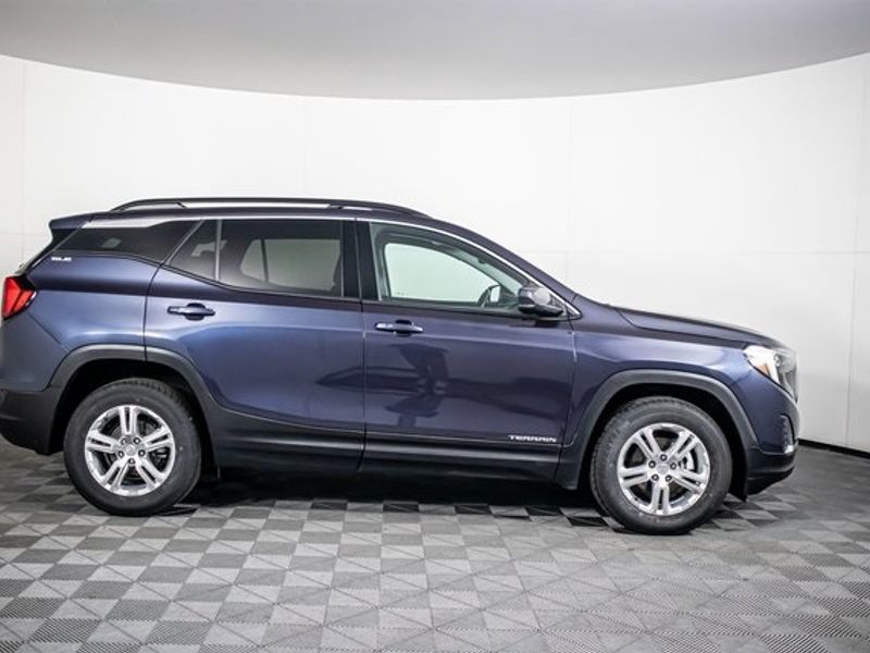 2019 GMC Terrain SLE Upper Image 2