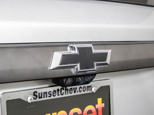 2021 Chevrolet Traverse Premier Lower Image 2