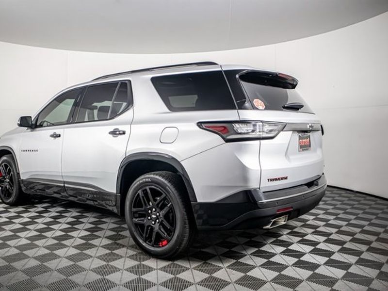 2021 Chevrolet Traverse Premier Upper Image 2