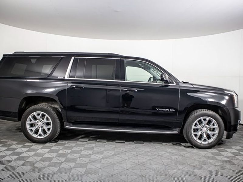 2019 GMC Yukon XL SLE Upper Image 2