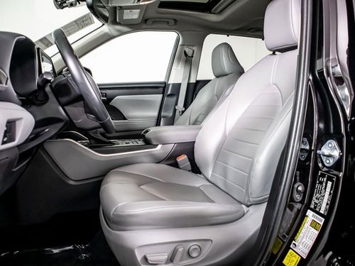 2022 Toyota Highlander XLE Lower Image 2