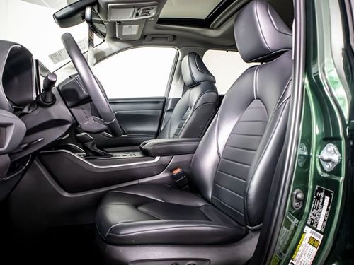 2024 Toyota Highlander XLE Lower Image 2