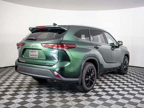 2024 Toyota Highlander XLE Lower Image 1