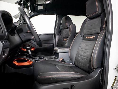 2022 Nissan Frontier PRO-4X Crew Cab Lower Image 2