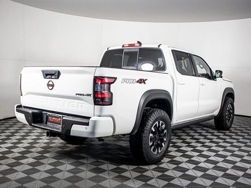 2022 Nissan Frontier PRO-4X Crew Cab Lower Image 1