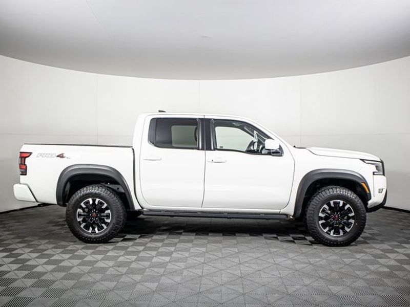 2022 Nissan Frontier PRO-4X Crew Cab Upper Image 2