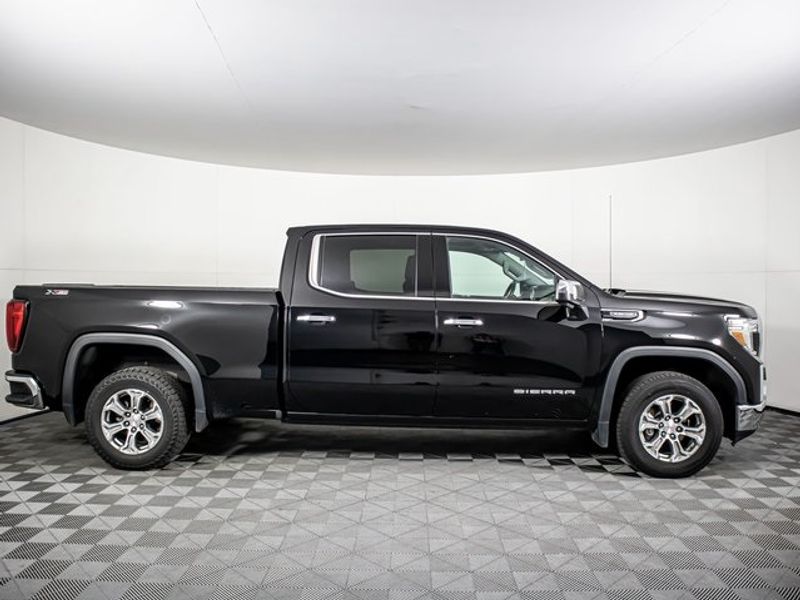 2022 GMC Sierra 1500 Limited SLT Crew Cab Upper Image 2
