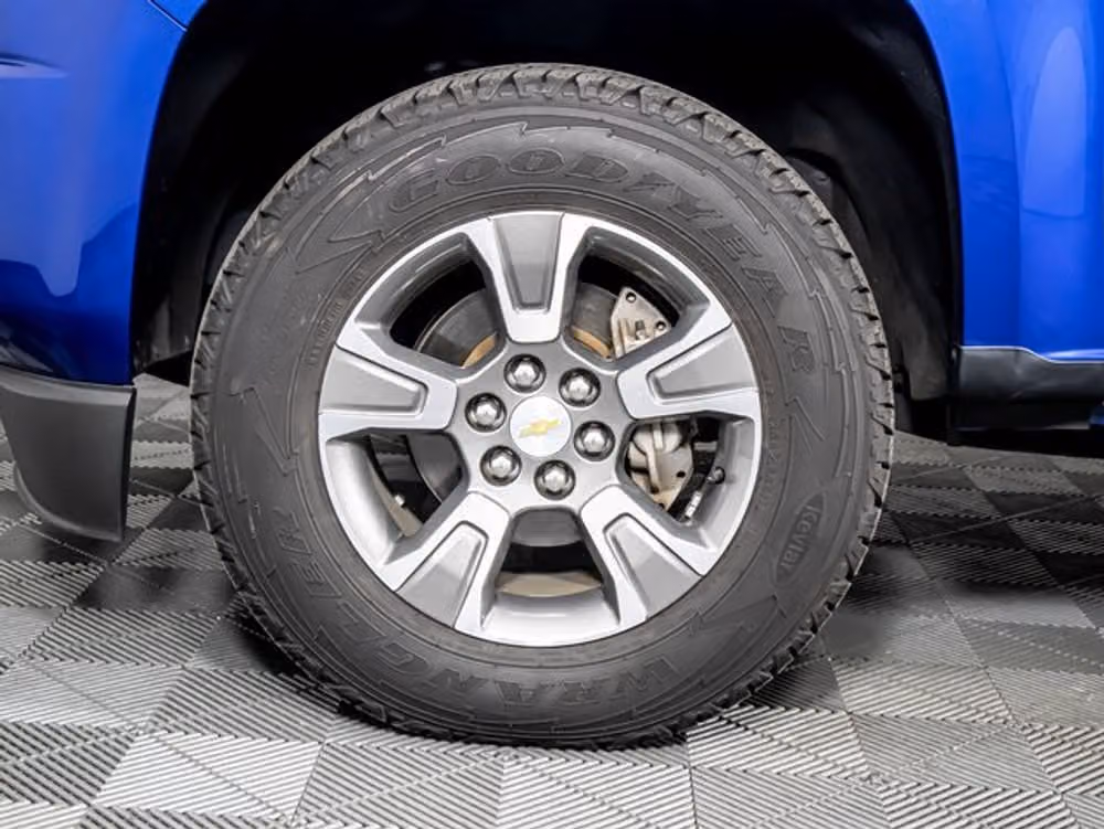 2019 Chevrolet Colorado Z71 Crew Cab Image 5
