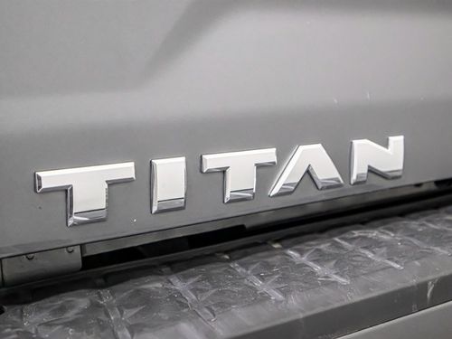 2022 Nissan Titan SV Crew Cab Lower Image 1