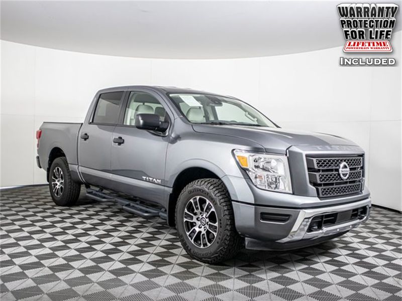 2022 Nissan Titan SV Crew Cab Upper Image 1