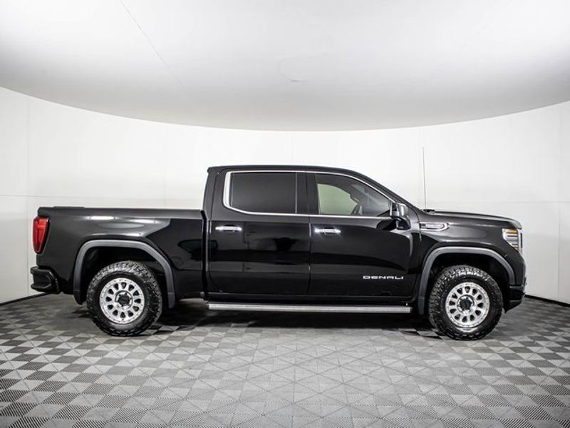 2024 GMC Sierra 1500 Denali Crew Cab Upper Image 2