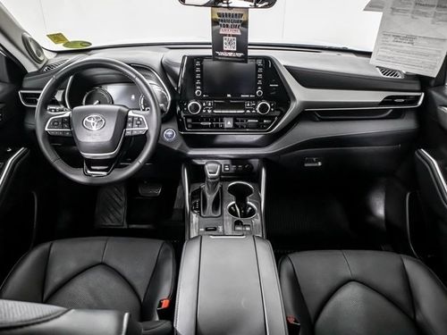 2022 Toyota Highlander Hybrid Limited Lower Image 3