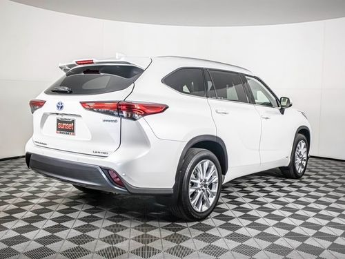 2022 Toyota Highlander Hybrid Limited Lower Image 1