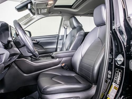 2021 Toyota Highlander Hybrid XLE Lower Image 2