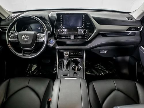 2021 Toyota Highlander Hybrid XLE Lower Image 3
