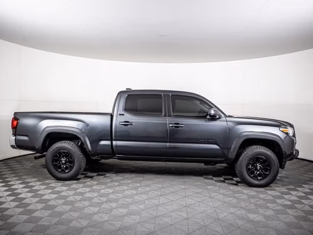 2022 Toyota Tacoma SR5 V6 Double Cab Image 2