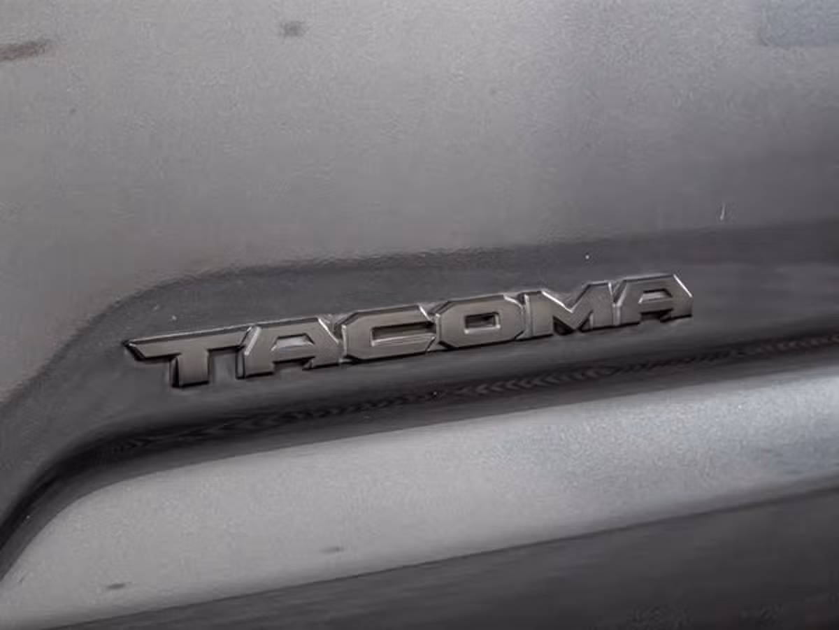 2022 Toyota Tacoma SR5 V6 Double Cab Image 12