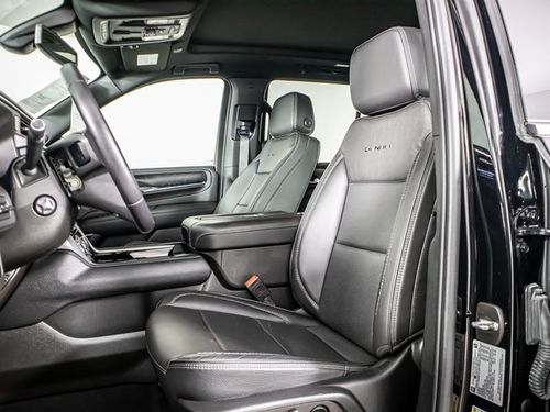 2022 GMC Yukon Denali Lower Image 2