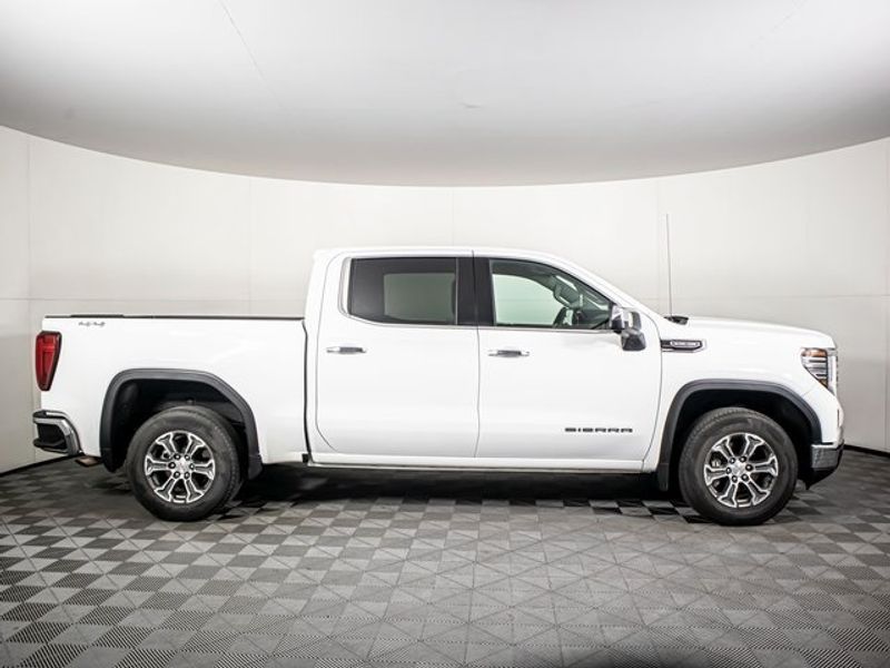 2025 GMC Sierra 1500 SLT Crew Cab Upper Image 2