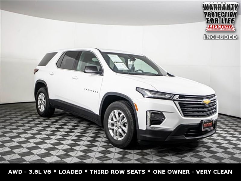 2022 Chevrolet Traverse LS Upper Image 1