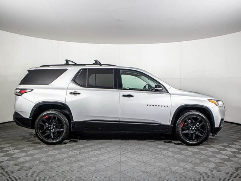 2021 Chevrolet Traverse Premier Upper Image 2
