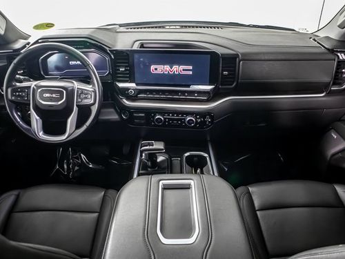 2022 GMC Sierra 1500 SLT Crew Cab Lower Image 3