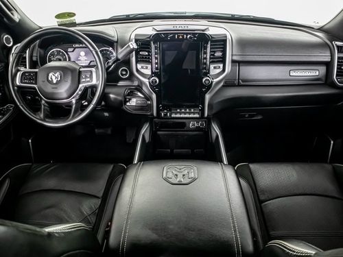 2022 Ram 3500 Laramie Crew Cab Lower Image 3