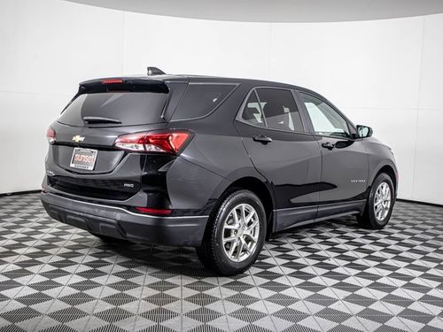 2022 Chevrolet Equinox LS Lower Image 1