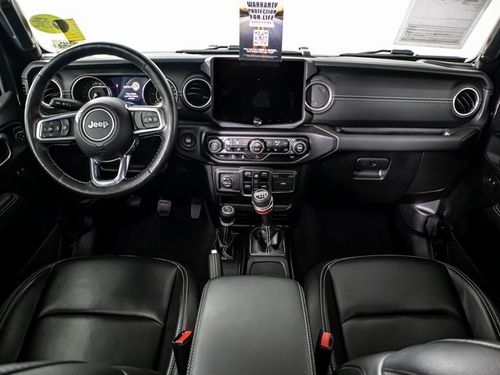 2021 Jeep Wrangler Unlimited Sahara Lower Image 3